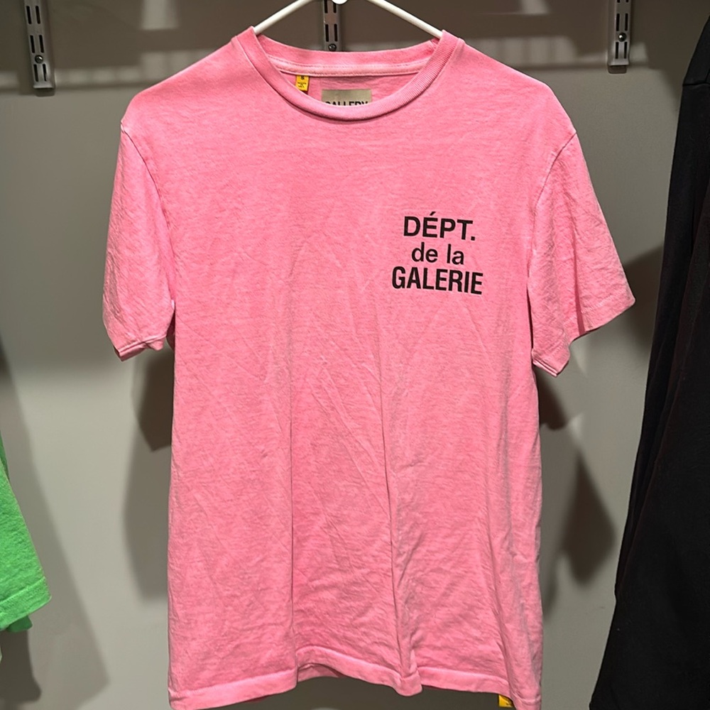 Gallery Dept. pink t shirt